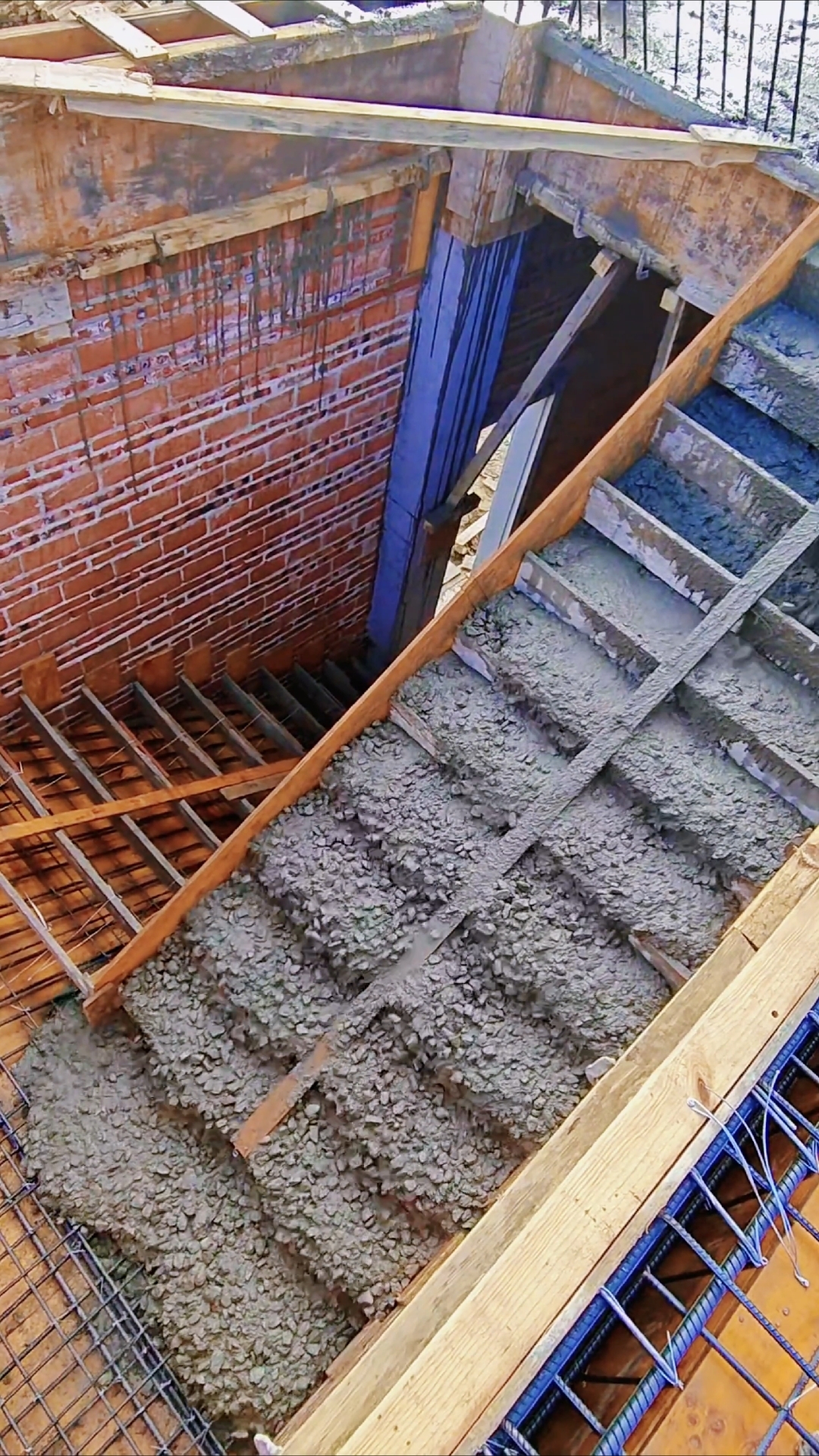 自建房楼梯踏步浇筑施工