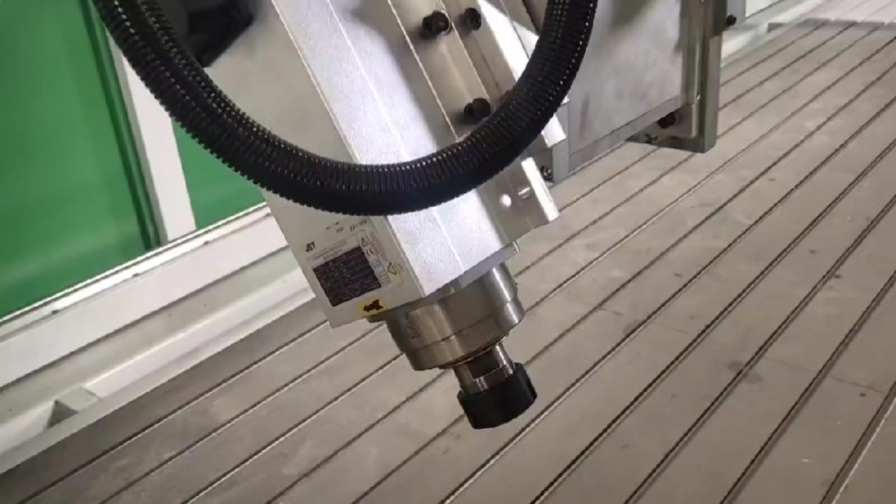 济南辉泰泡沫雕刻机