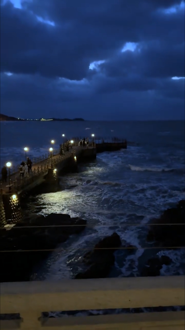蓝调海边伤感视频
