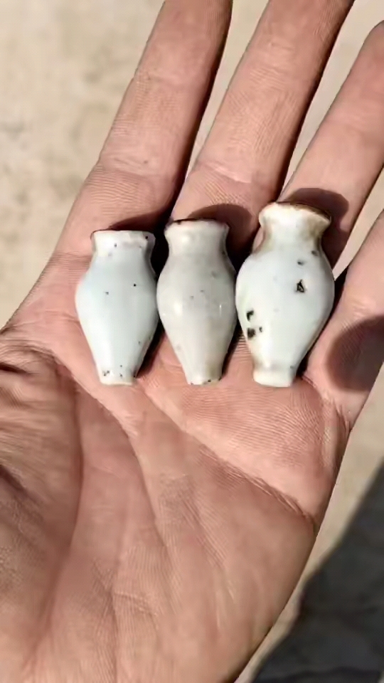 宋代老瓷器三个小瓷瓶