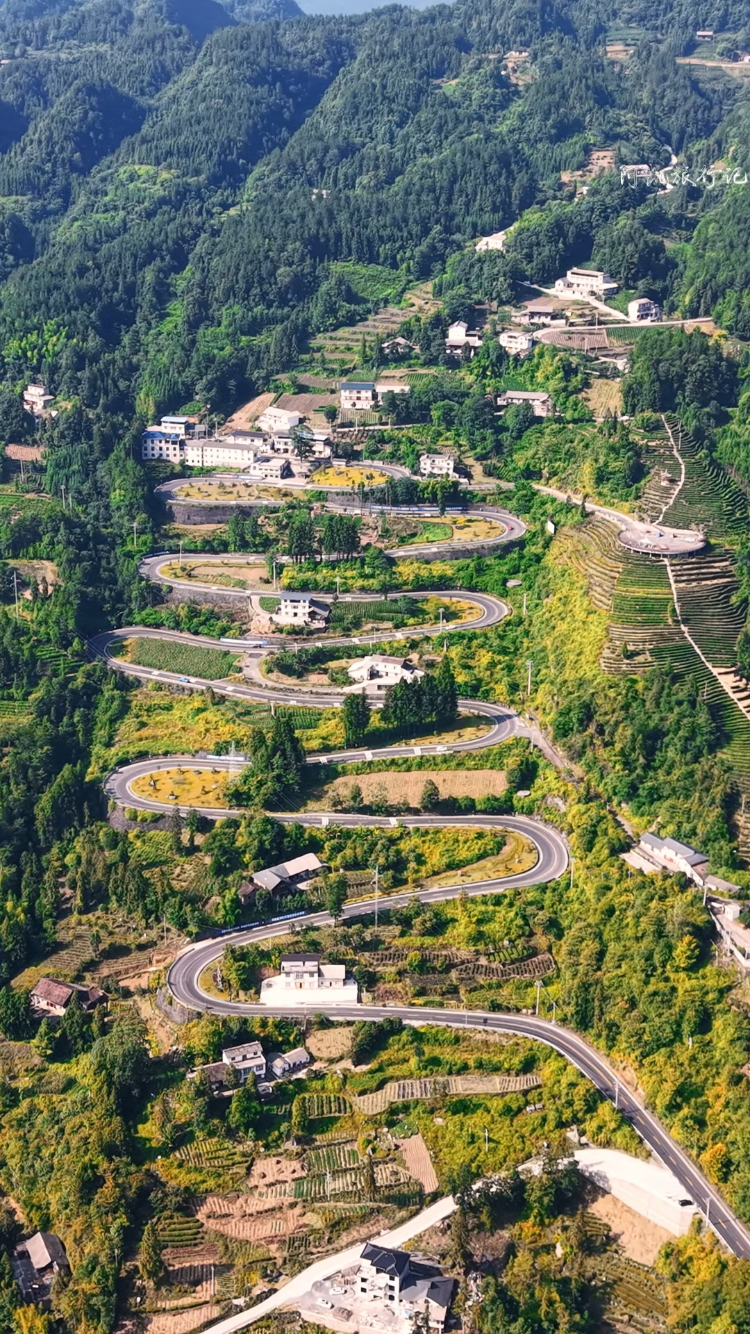 湖北恩施最美盘山公路十大拐,空中俯瞰宛如巨龙盘山