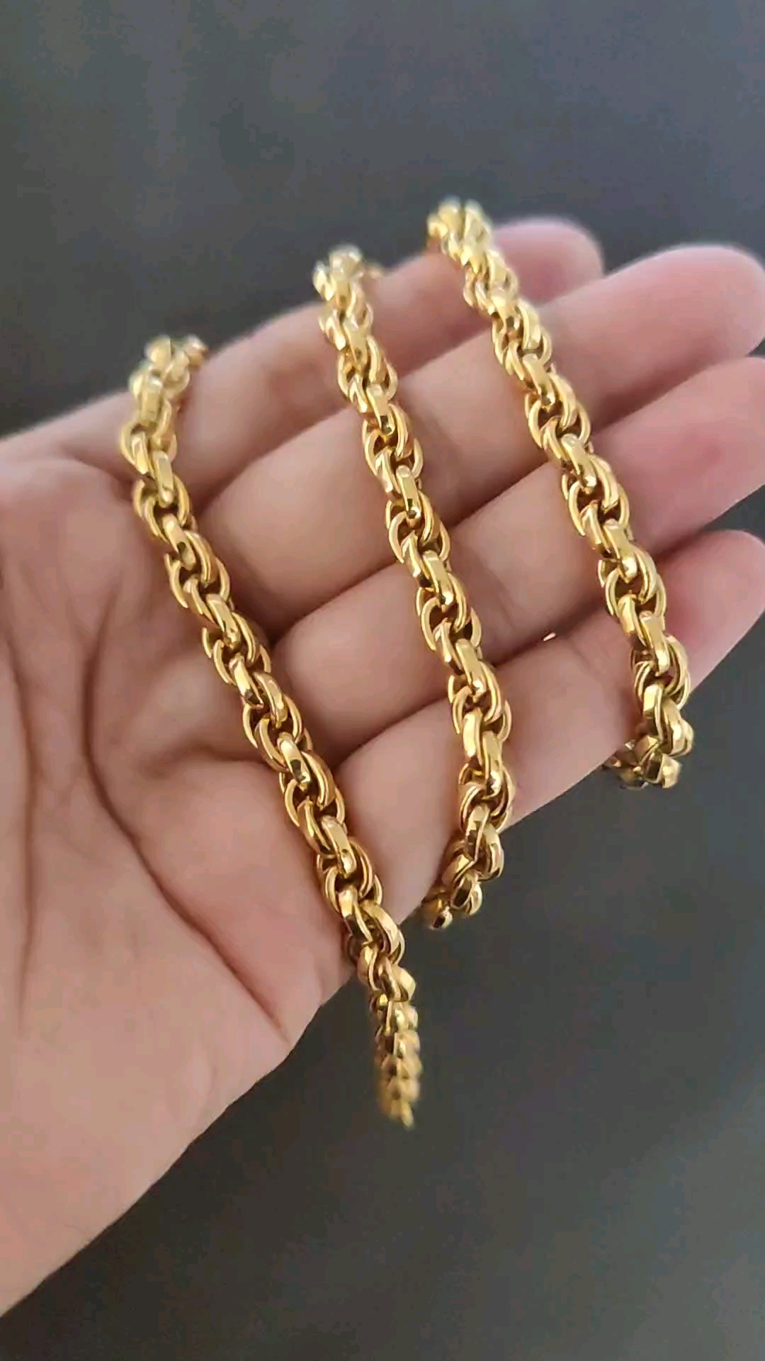 纯手工制作的黄金绞环项链