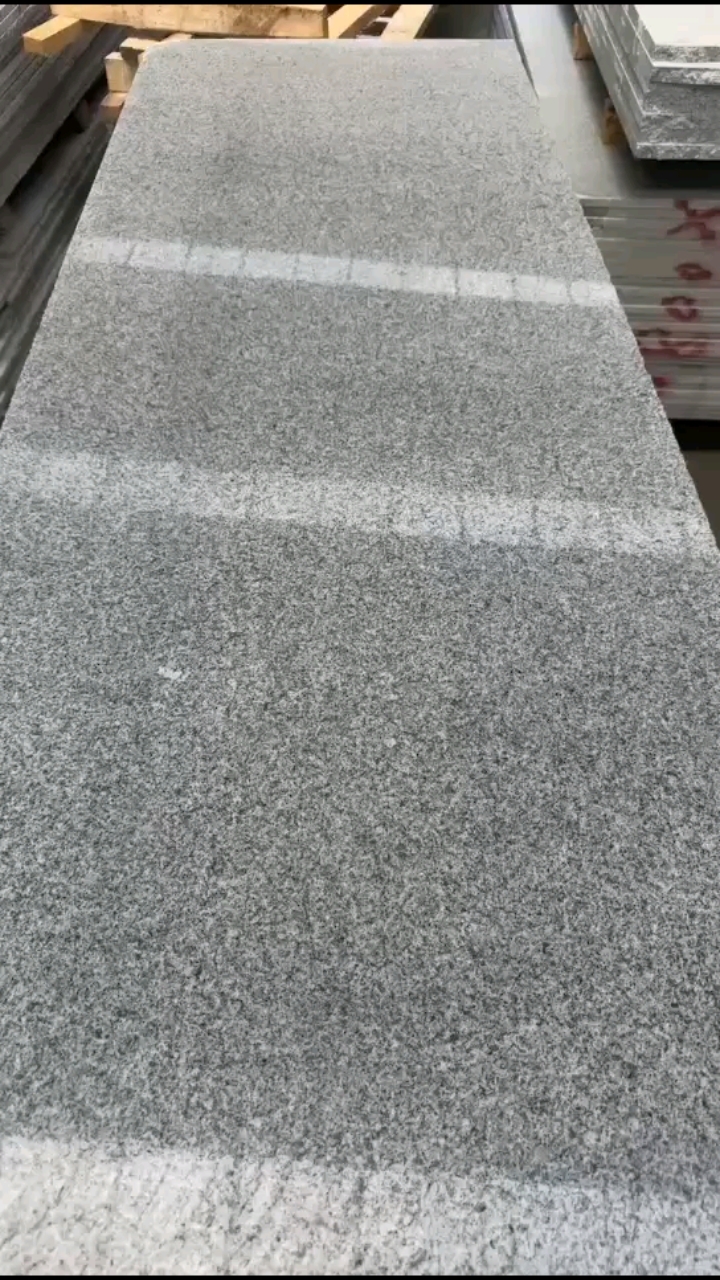 芝麻灰这光面这光度漂亮吗