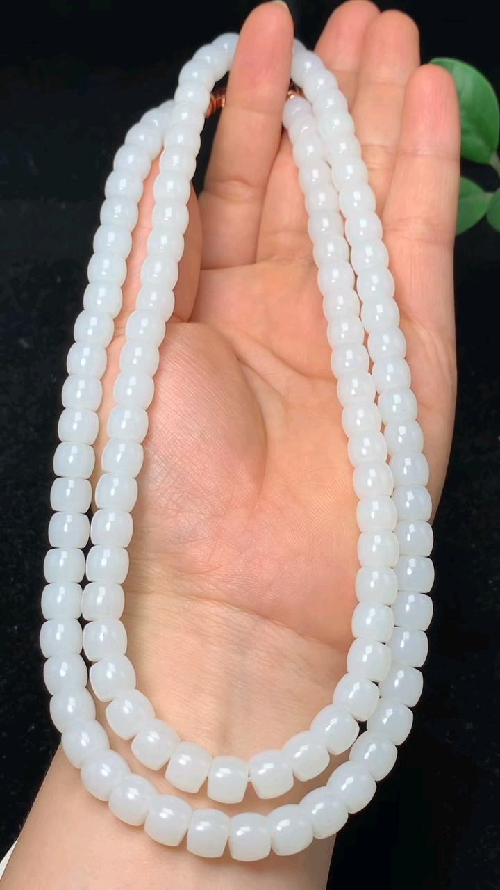 和田玉108克老型珠项链佛珠链,白度近一级,密度高,油润十足