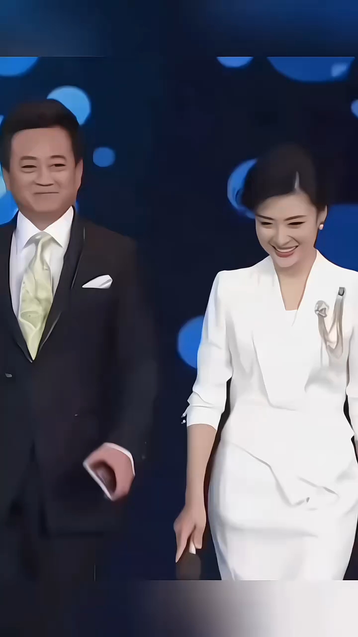 董卿 朱军周涛 每位都才华横溢气质出众,你更喜欢谁主持的节目