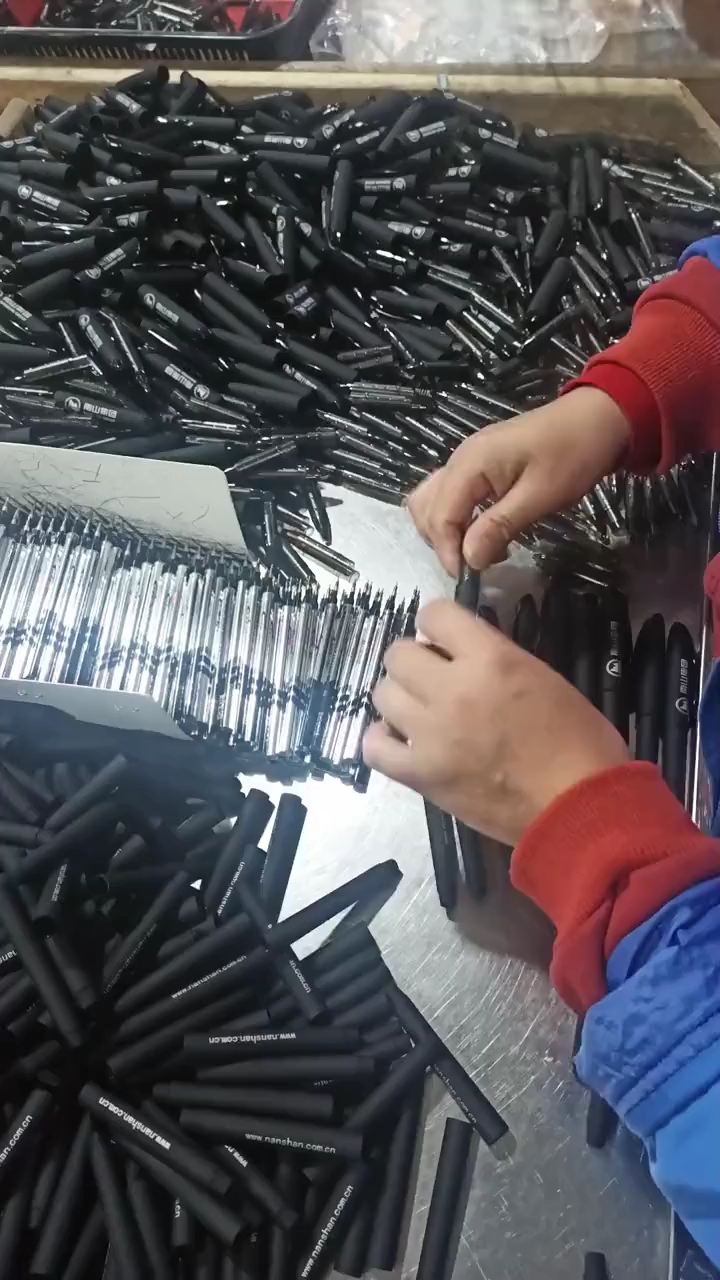 手工活组装圆珠笔,全国免费,大量外发,想做的来