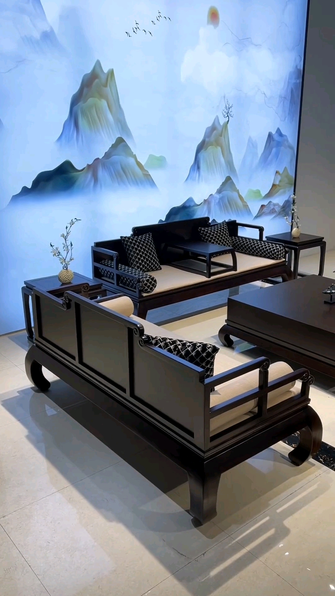 背靠靠山,四方八稳,一款寓意很好的新中式沙发