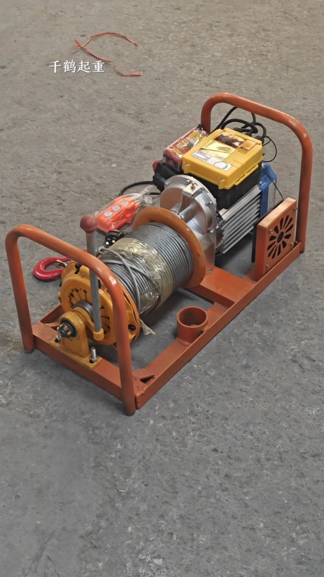 单立柱顶天立柱室内吊运机-楼房装修吊料机-门窗吊装机-小吊机-度小视