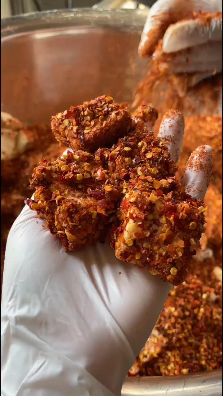 农村豆腐乳,也叫霉豆腐,有没有吃过的朋友,纯手工制作的哦!