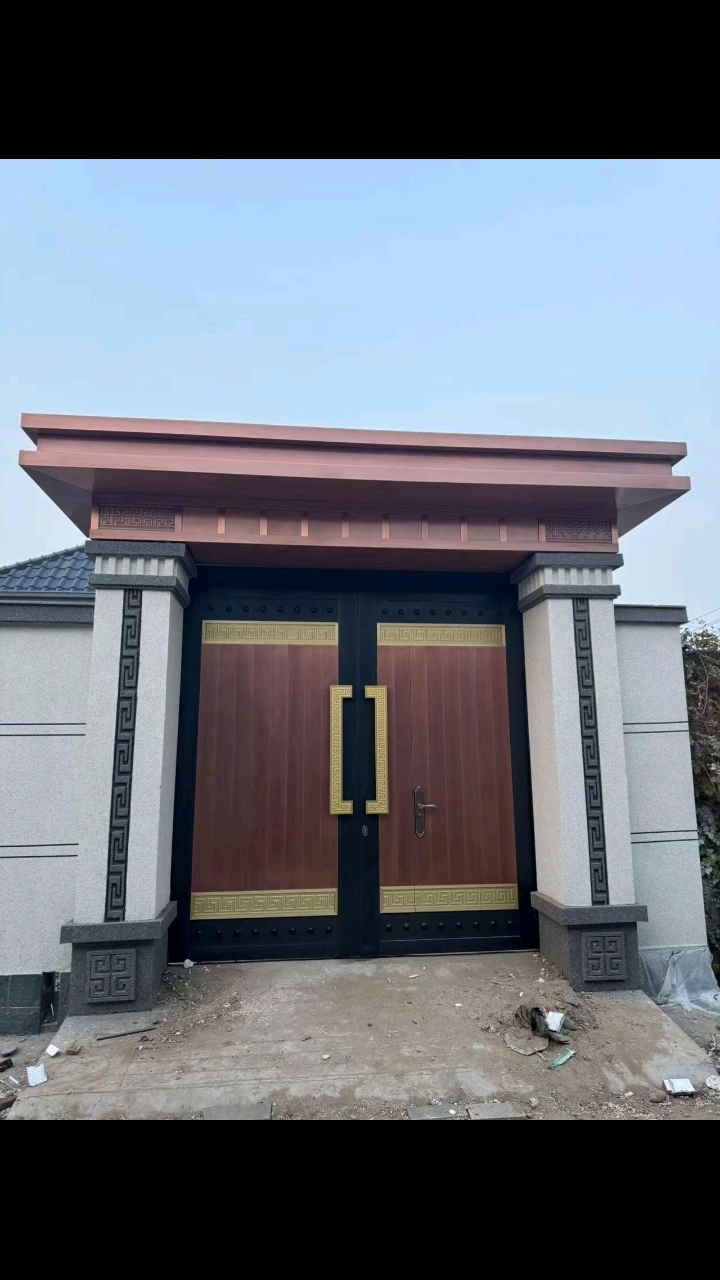 围墙大门太漂亮了