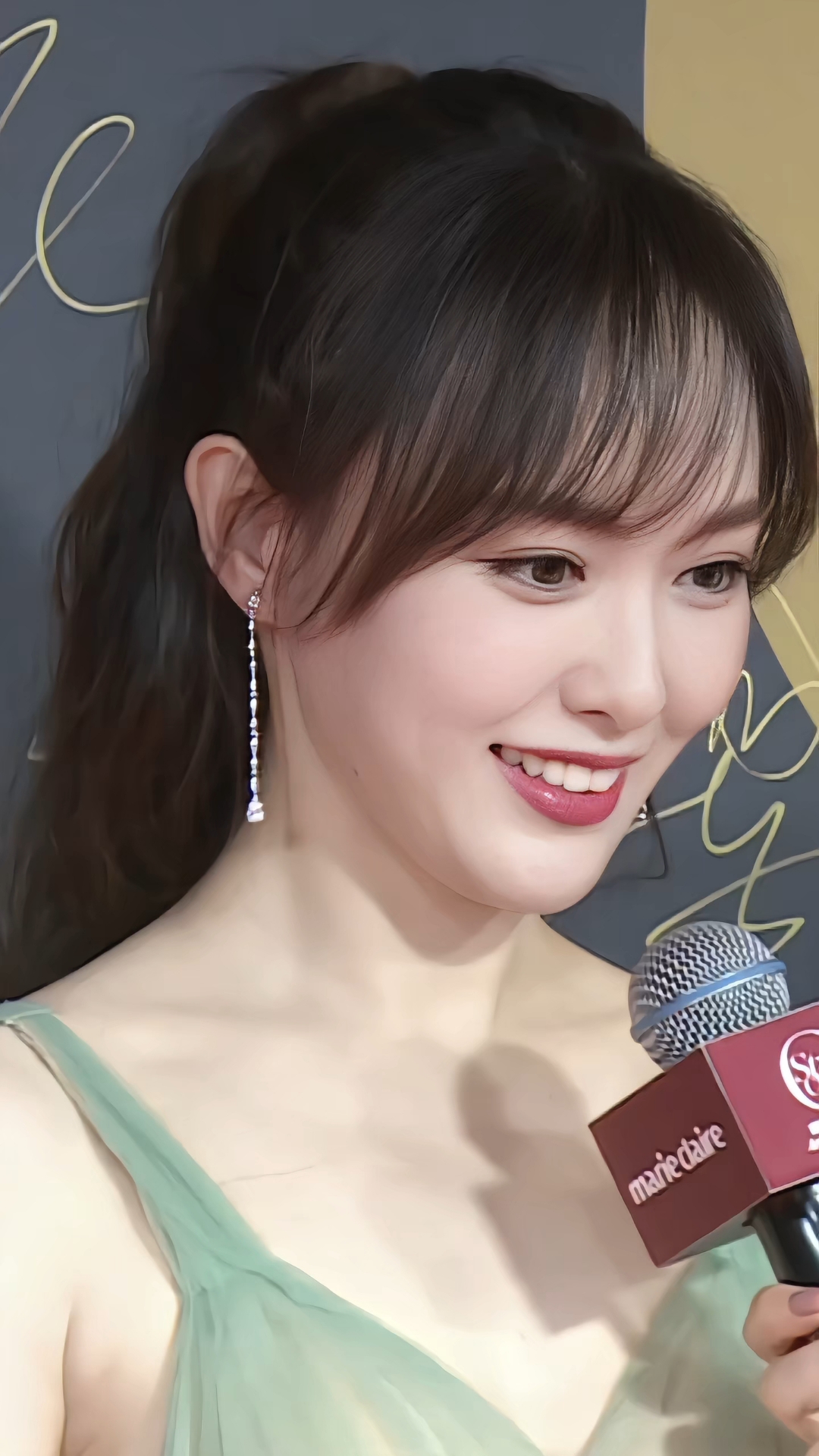 唐嫣甜美动人天生丽质