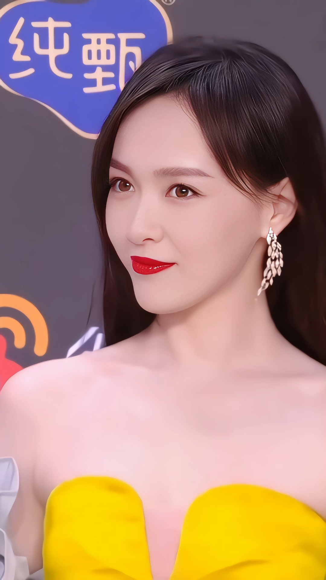 唐嫣甜美动人天生丽质