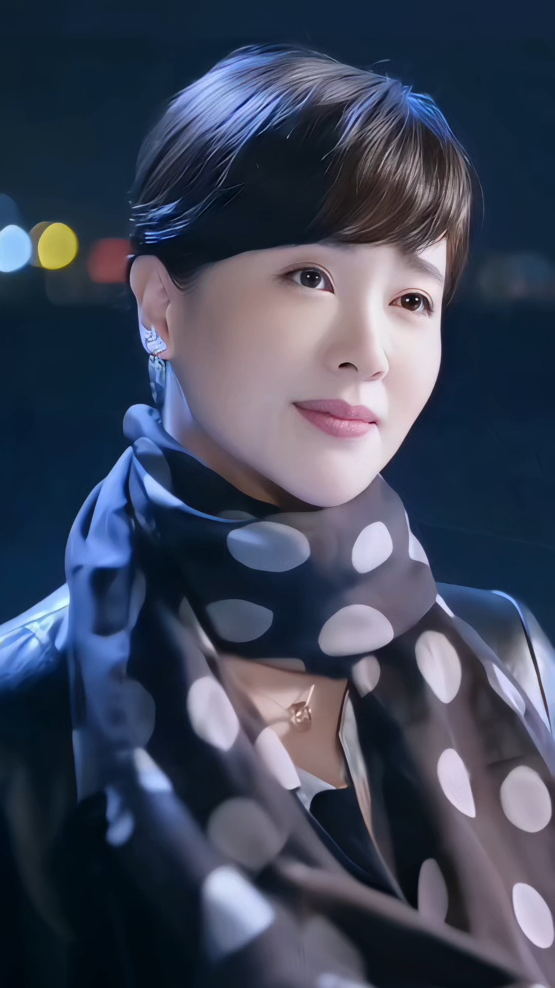 左小青气质迷人女人味十足