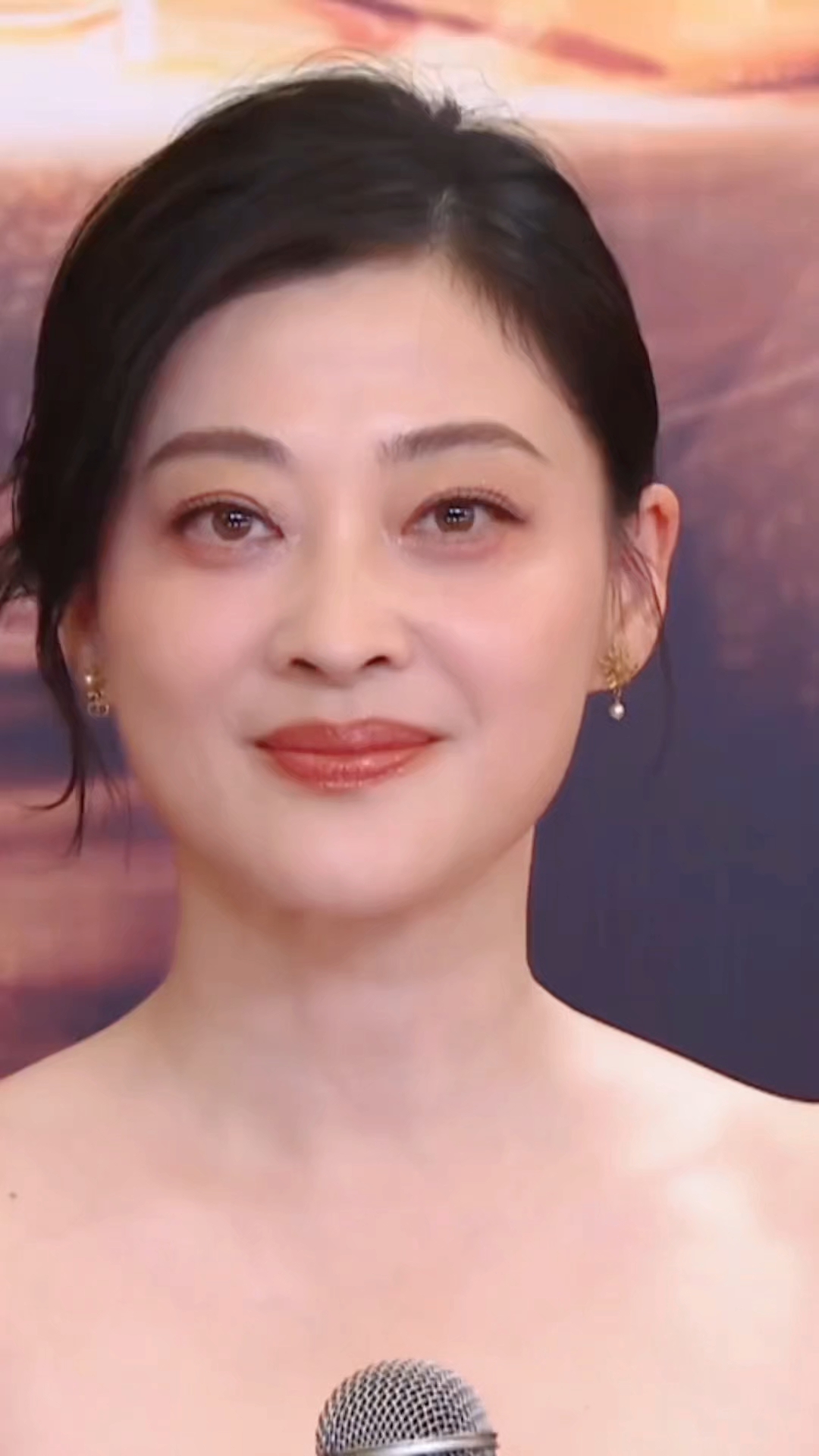 梅婷气质迷人颜值出众