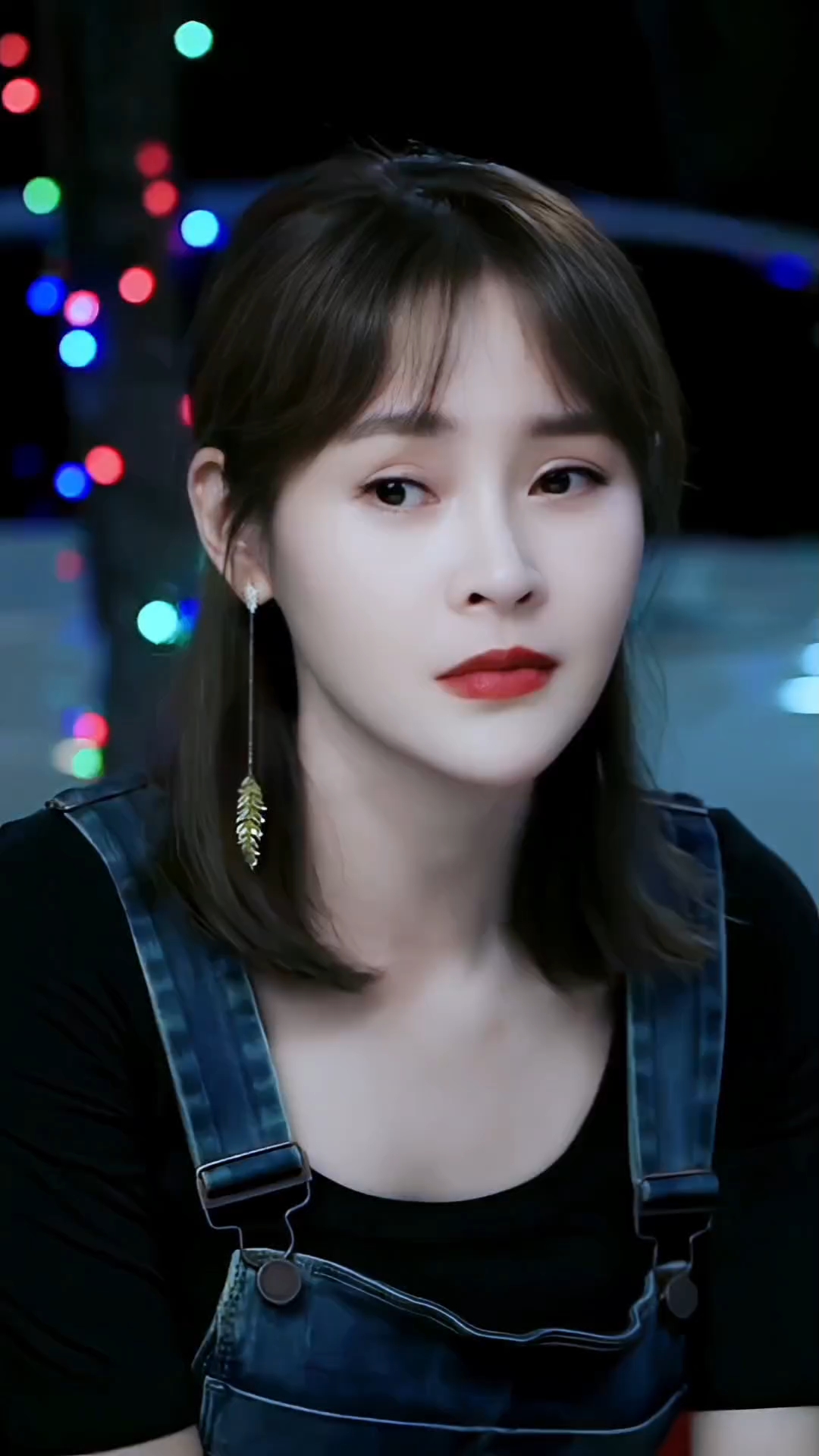 于明加性感迷人漂亮大方