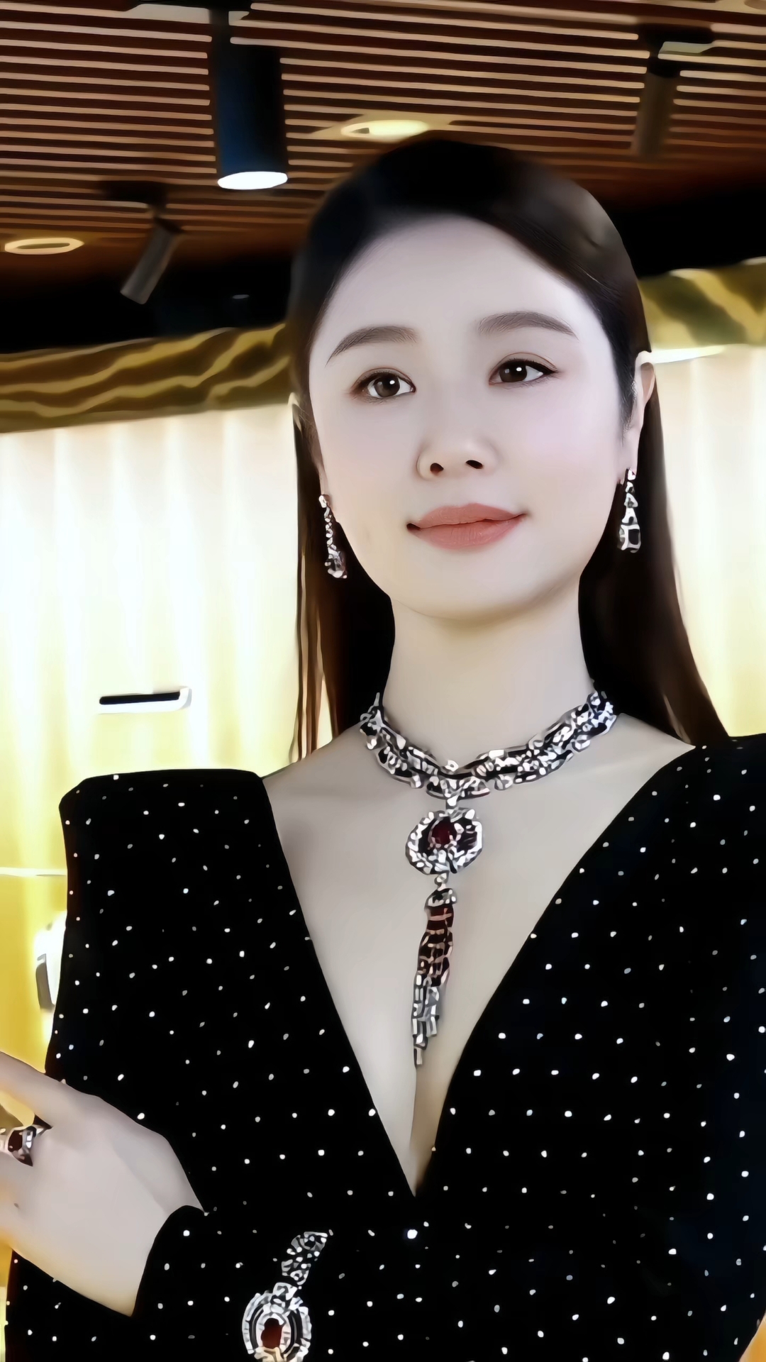 林心如气质迷人颜值出众