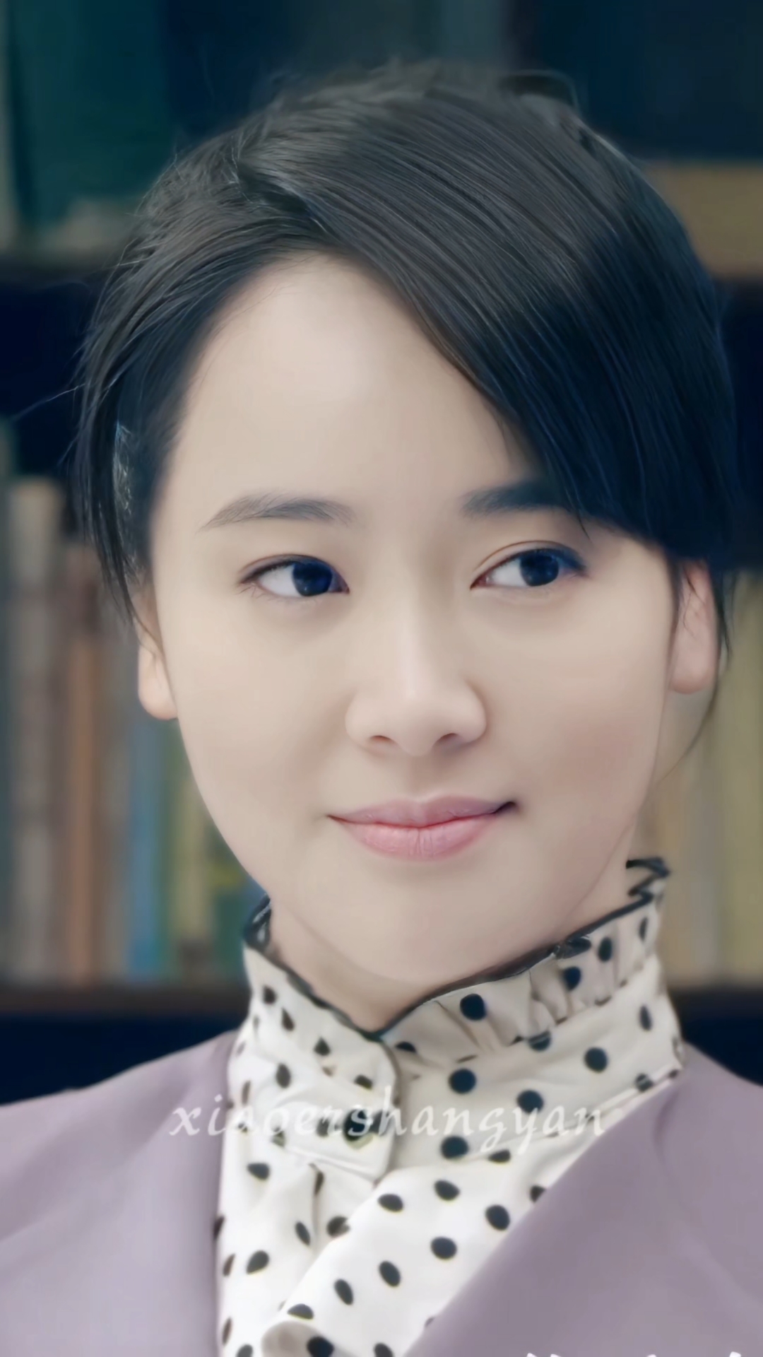 左小青天生丽质气质迷人