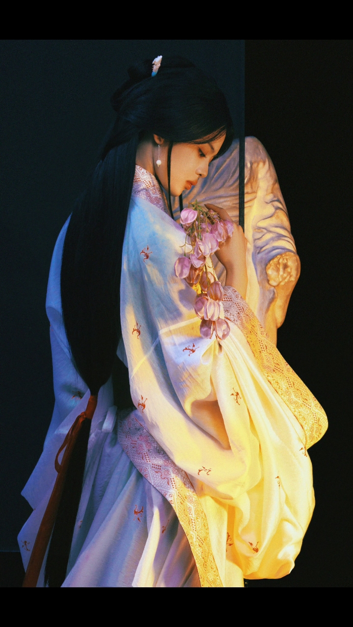 杨超越战国袍少女造型,好美好优雅