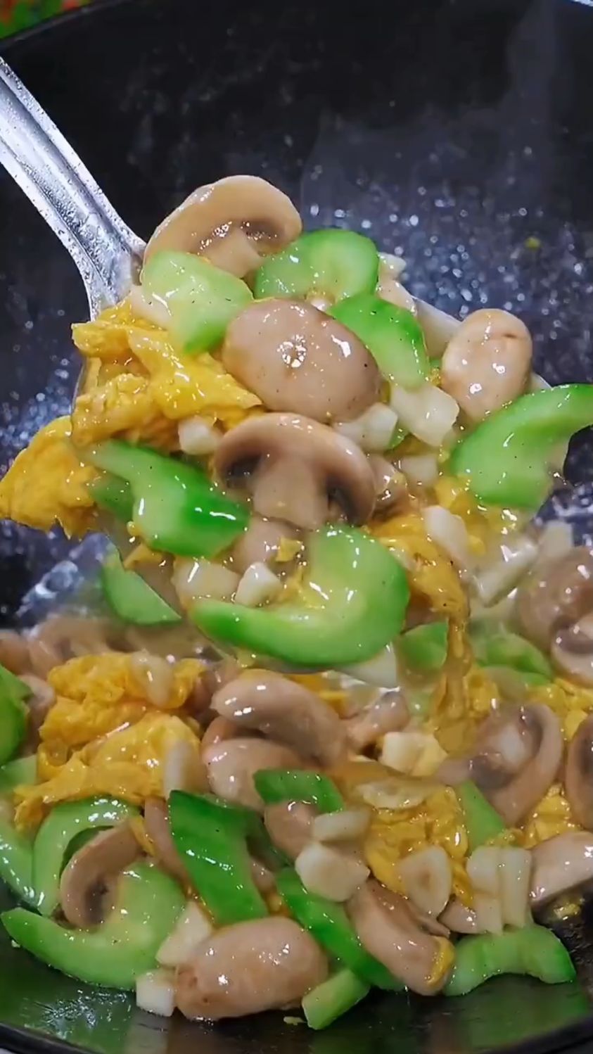 口蘑黄瓜炒鸡蛋