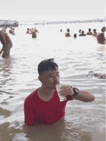 网红博主"刘庸"确诊新冠,曾饮印度恒河水称:干净卫生!
