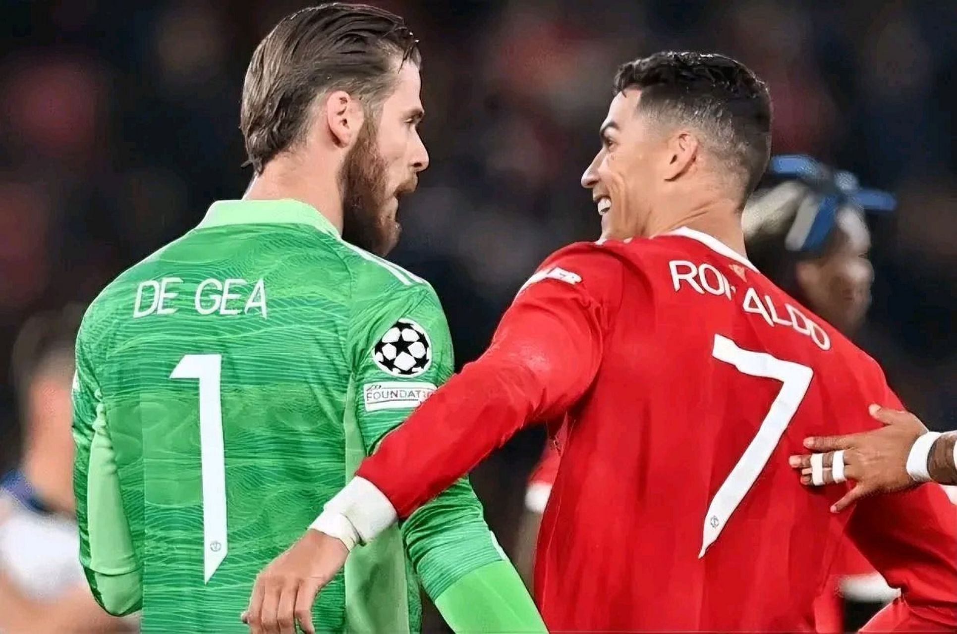 球迷:想念c罗和德赫亚 滕哈赫:让球迷想念是我的专业