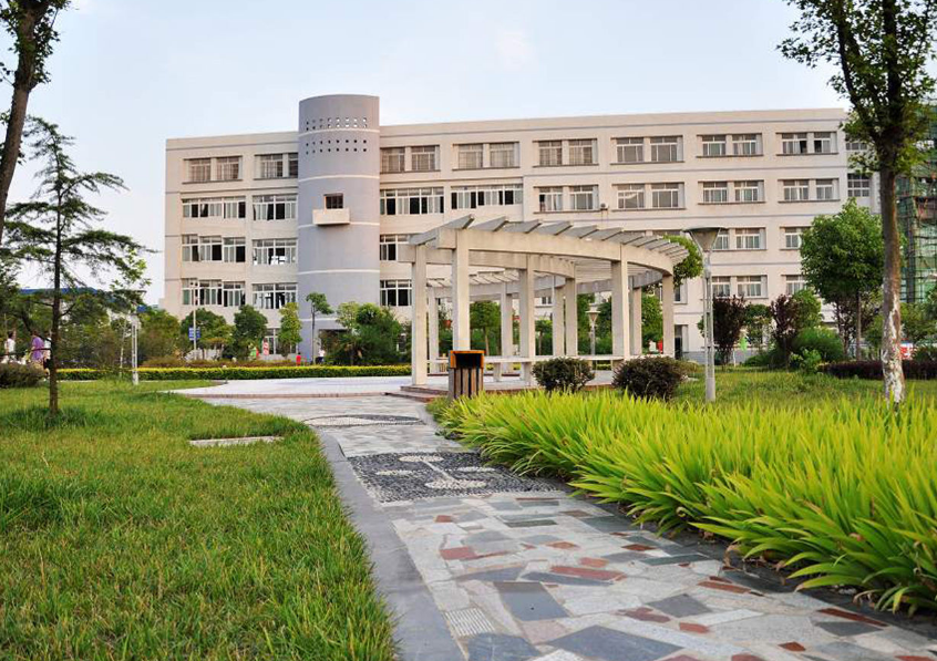 安徽医科大学学校:1949年上海解放后,东南医学院响应中共中央华东局