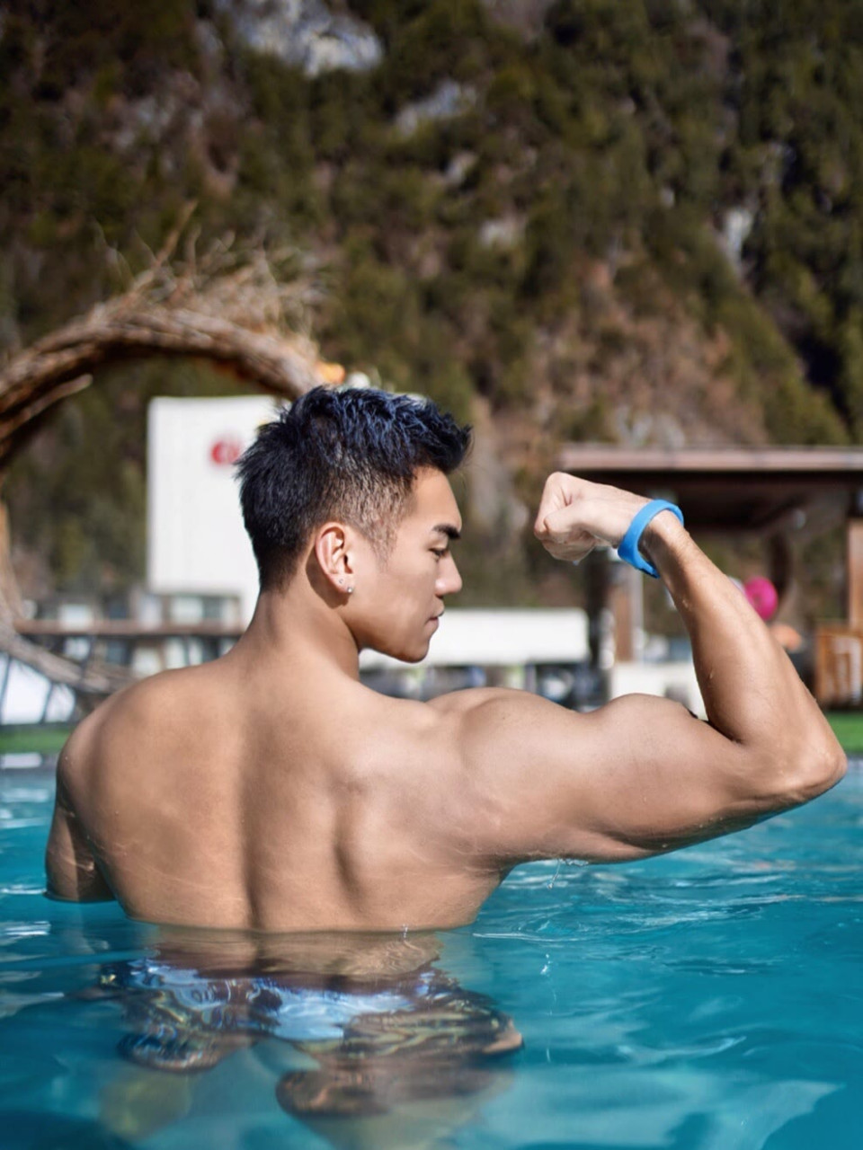 游泳健身 肌肉猛男