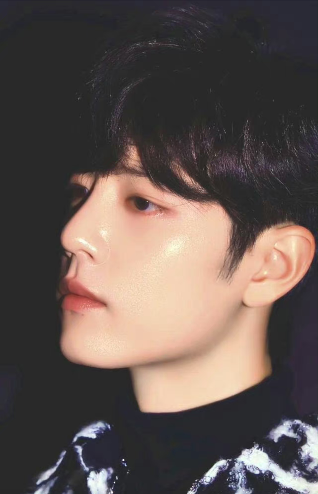 肖战粉丝都过得什么好日子?肖战新发营业图,美到失语!