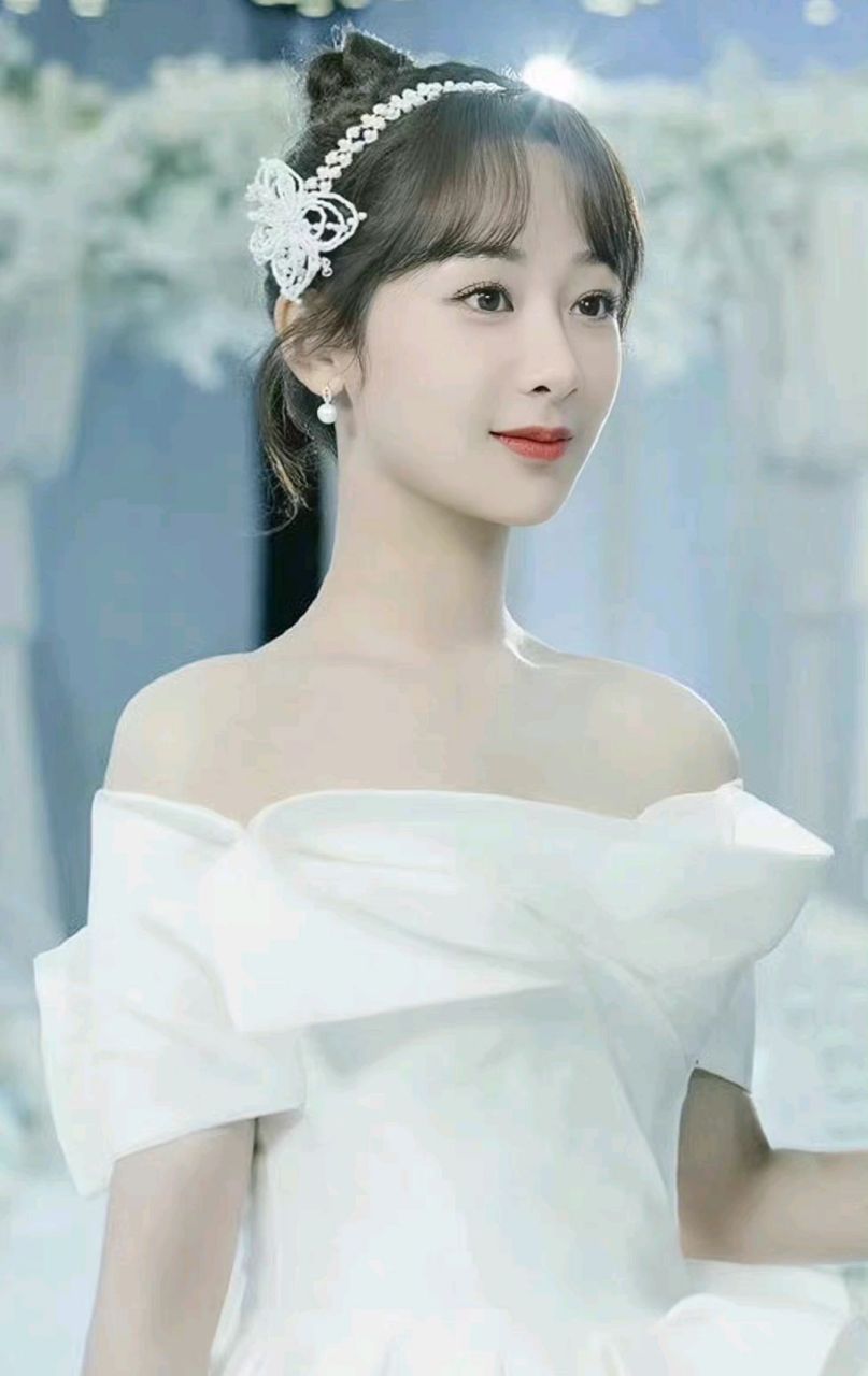杨紫# 杨紫影视剧里的婚纱造型,还是白色婚纱更适合她.