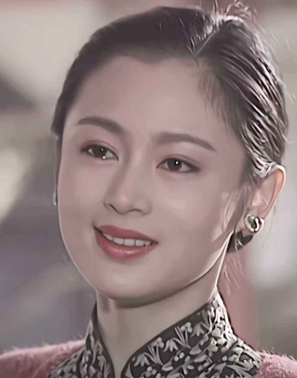 来自陈红的盛世美颜!她这古装扮相就是我心目中貂蝉的长相.