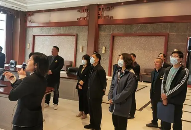 山西煤老板邢利斌,从7000万炫富嫁女,到负债320亿走到人生尽头