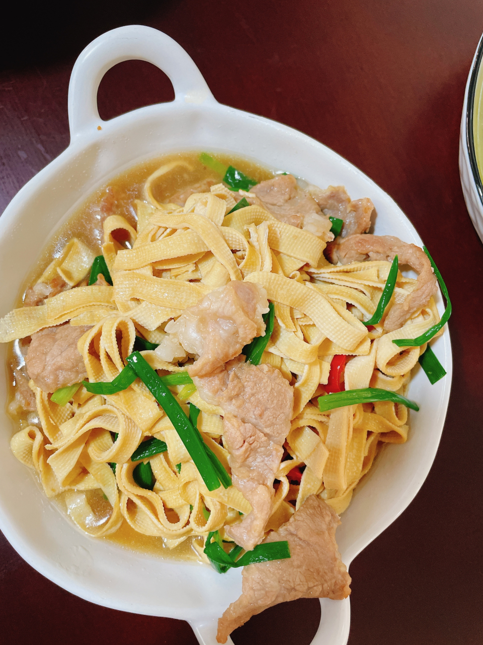 潮汕家常菜 豆皮炒肉 清炒苋菜 蕃茄鸡蛋汤 鹿茸菇鸡腿煲 家常做法