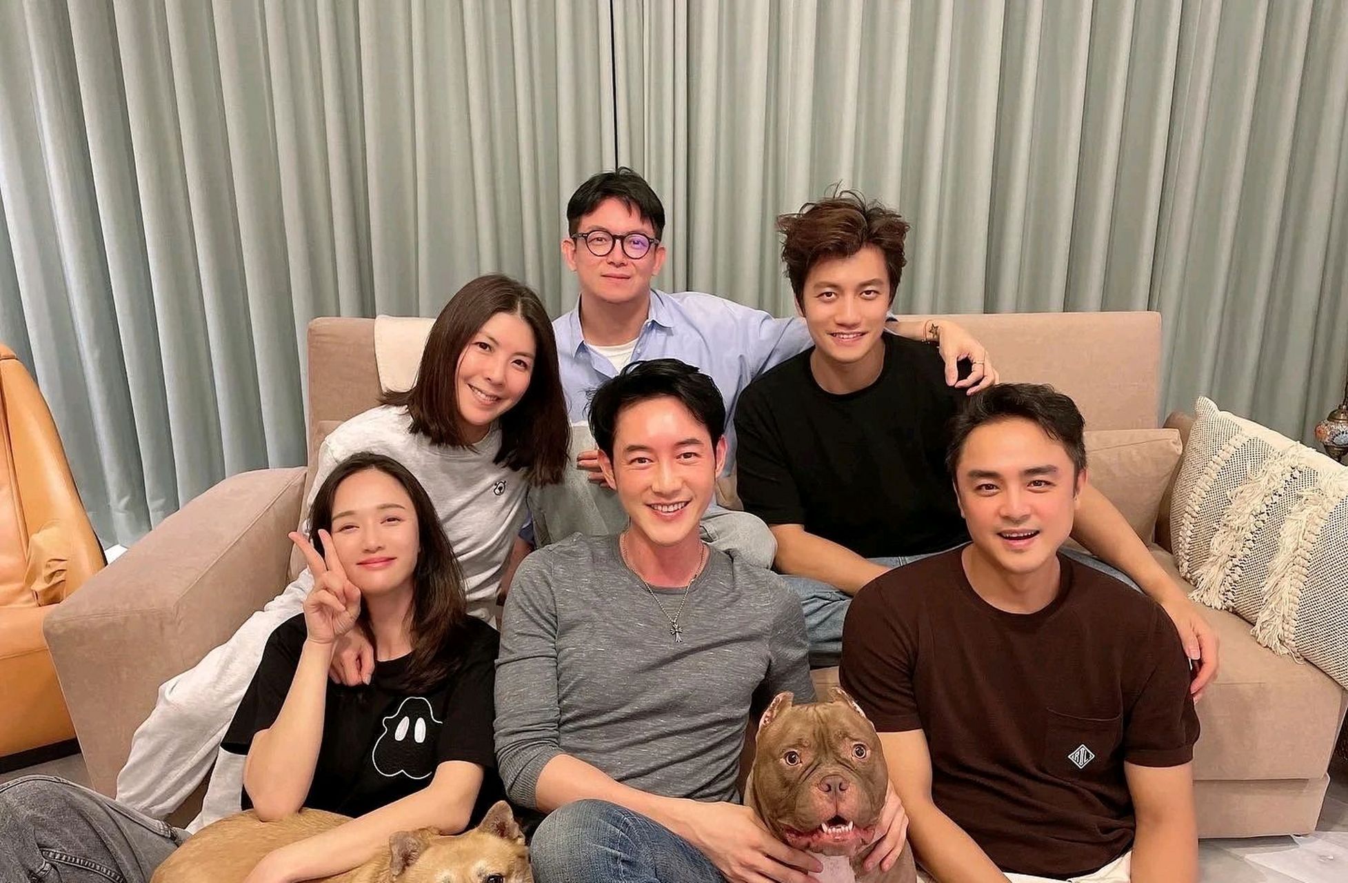 台湾艺人陈正飞,过生日还讲究"亦舒风"吗?