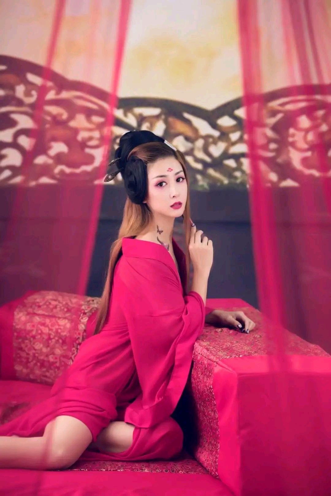 性感美女红色古装照