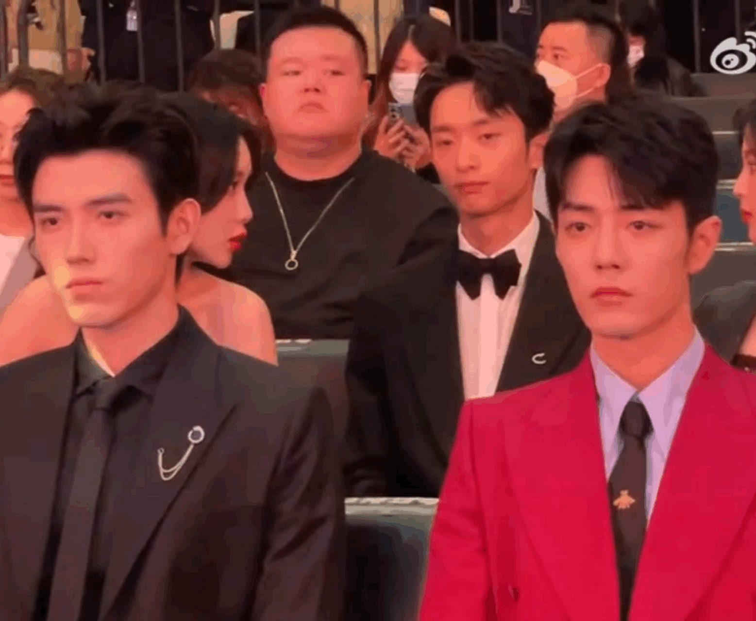 肖战陈飞宇同框~互相没交流,对比肖战王一博同框~聊得火热.