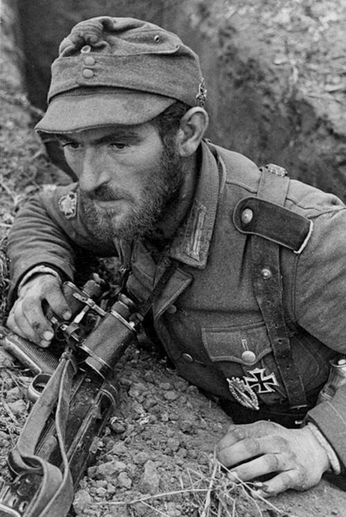 德军回忆:军装一年才换一套新的,经过长期战斗后活像吉普赛人!