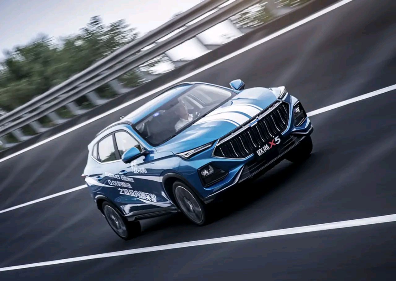 长安欧尚x5,颜值"出圈",实力"狂飙"