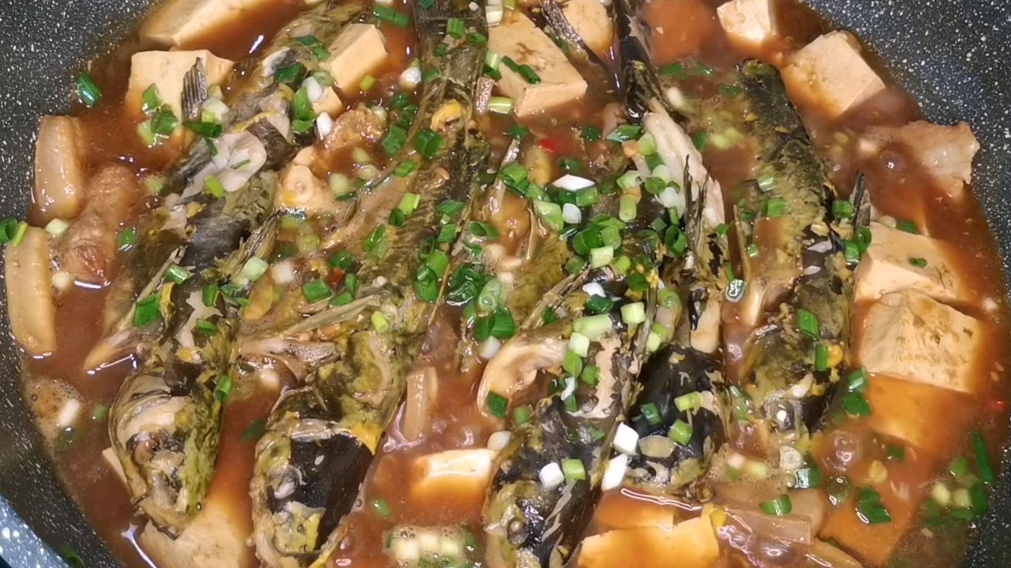 红烧黄骨鱼的正确做法,这样做汤汁浓郁,鱼肉鲜嫩还不腥