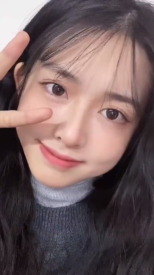 冬日氛围感学生妆分享超简单的日常妆容