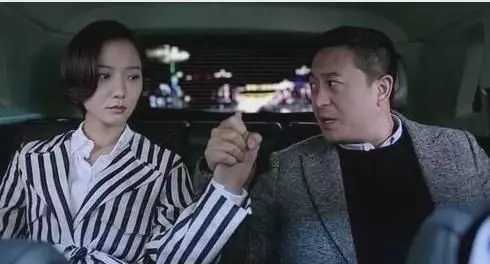 张嘉译讲述与王珞丹吻戏:她是个敬业的演员,一把就给我按墙上了