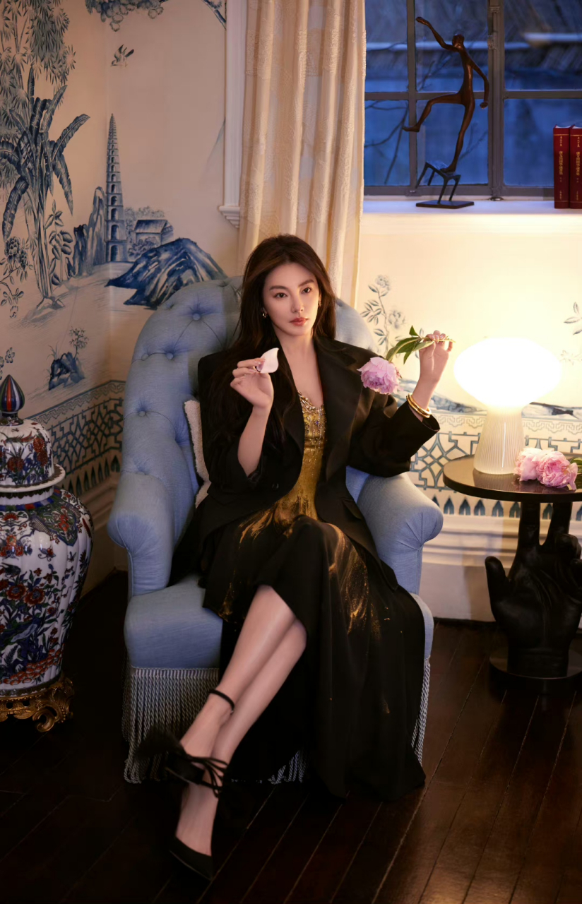 张雨绮给人感觉比较高级,霸气侧漏女王范儿