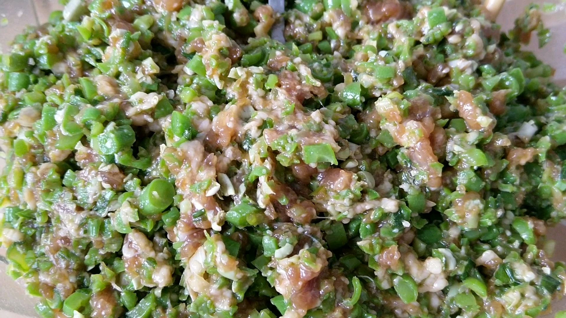 用豆角做饺子,这么做大人小孩都爱吃,饭店都吃不到这味道