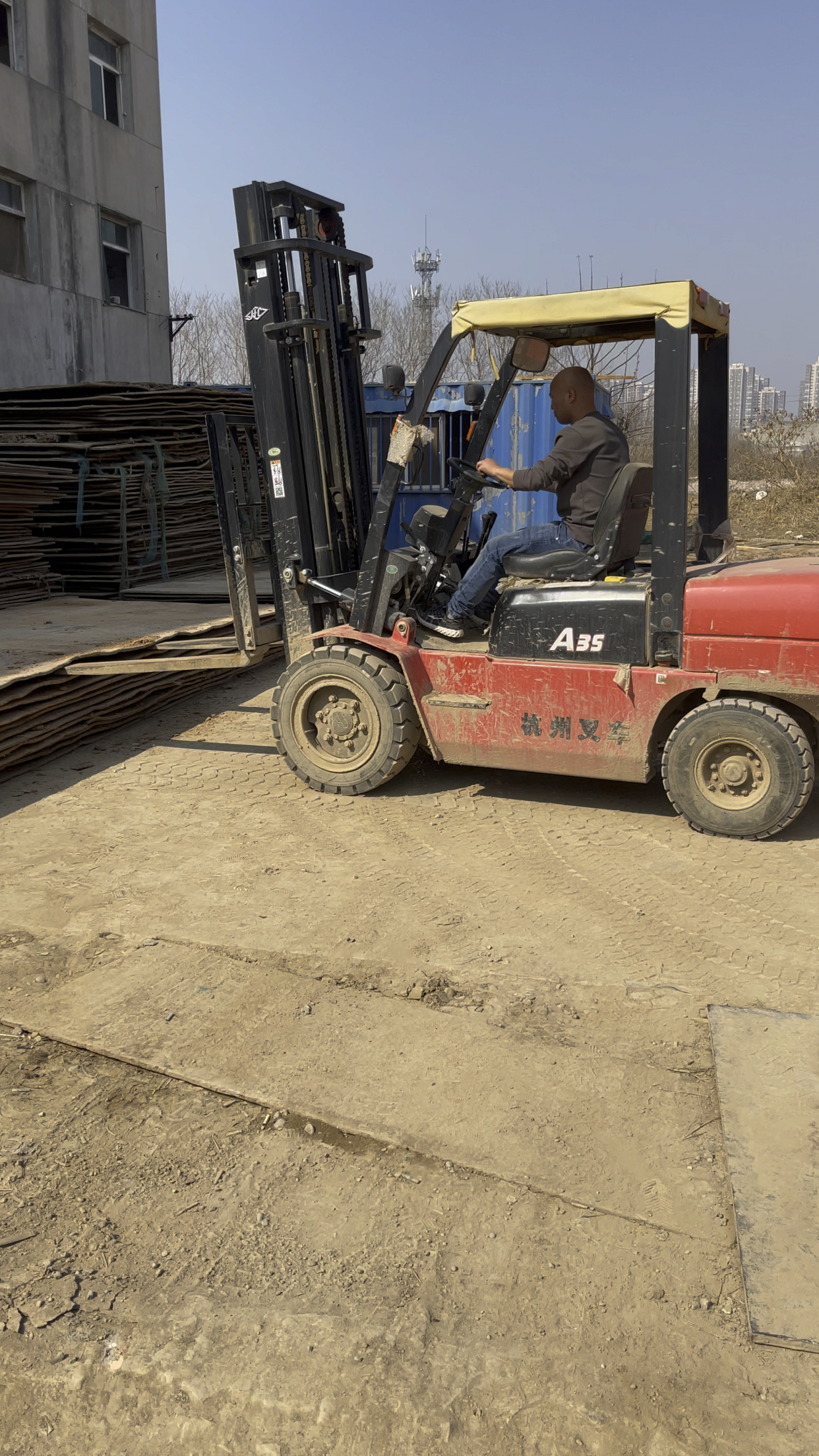 铺路钢板装车发货