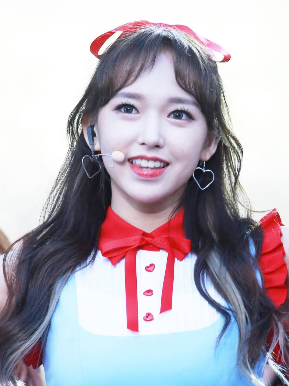 程潇真的不该回国发展的,她在韩国时期真的很亮眼,天生爱豆的外形条件