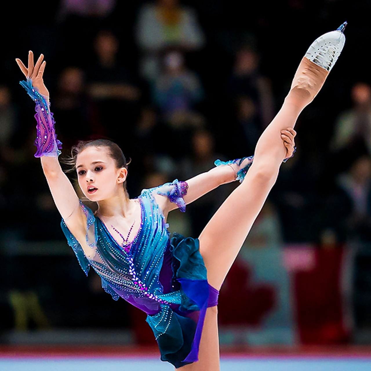 美丽优雅的俄罗斯花滑运动员卡米拉 · 瓦利耶娃(kamila valieva)