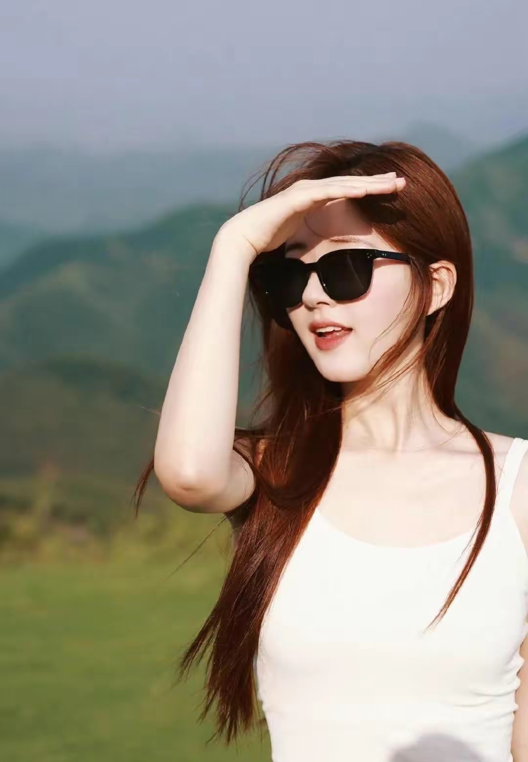 赵露思戴着墨镜都迷人