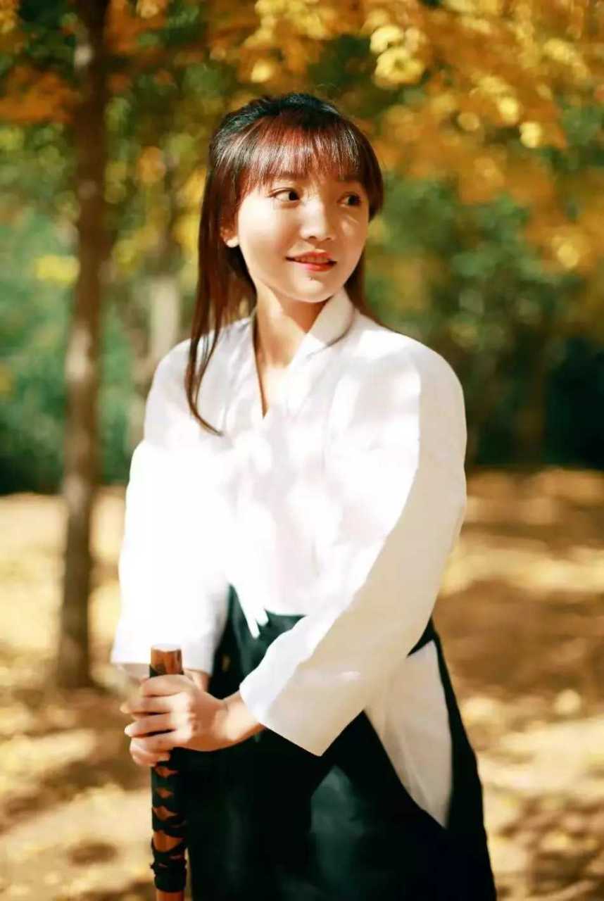 周玥-清纯阳光美女写真图片