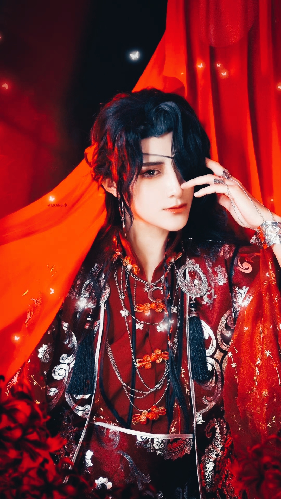 天官赐福,cos下的谢怜能有多好看,完美还原花城,纸片人变现实