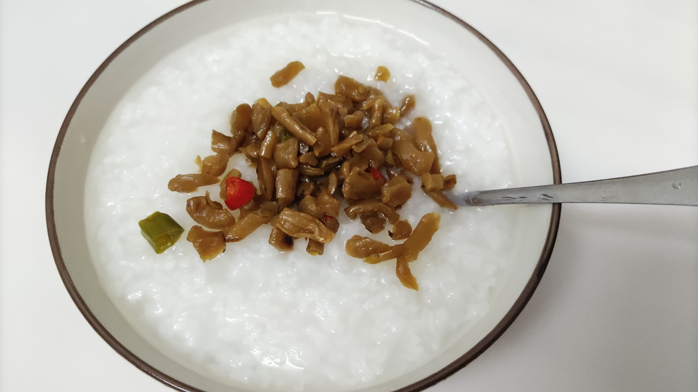 心动的美食#  夏天太热,吃什么都没胃口[温暖][温暖] 试试白粥 咸菜