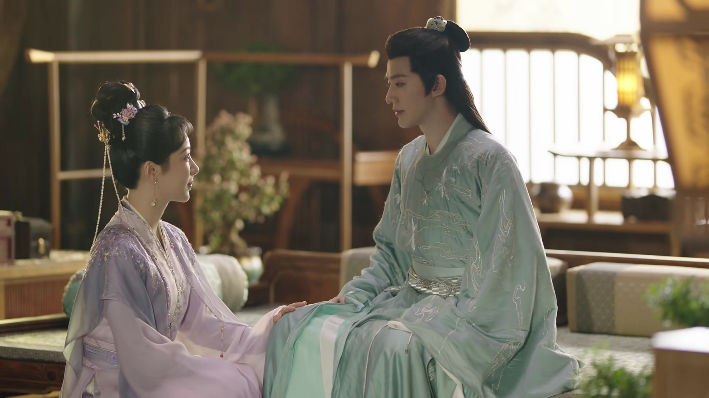 长相思# 涂山璟和小夭的情感中,还是有怜惜和崇拜的,小夭听到了曾经